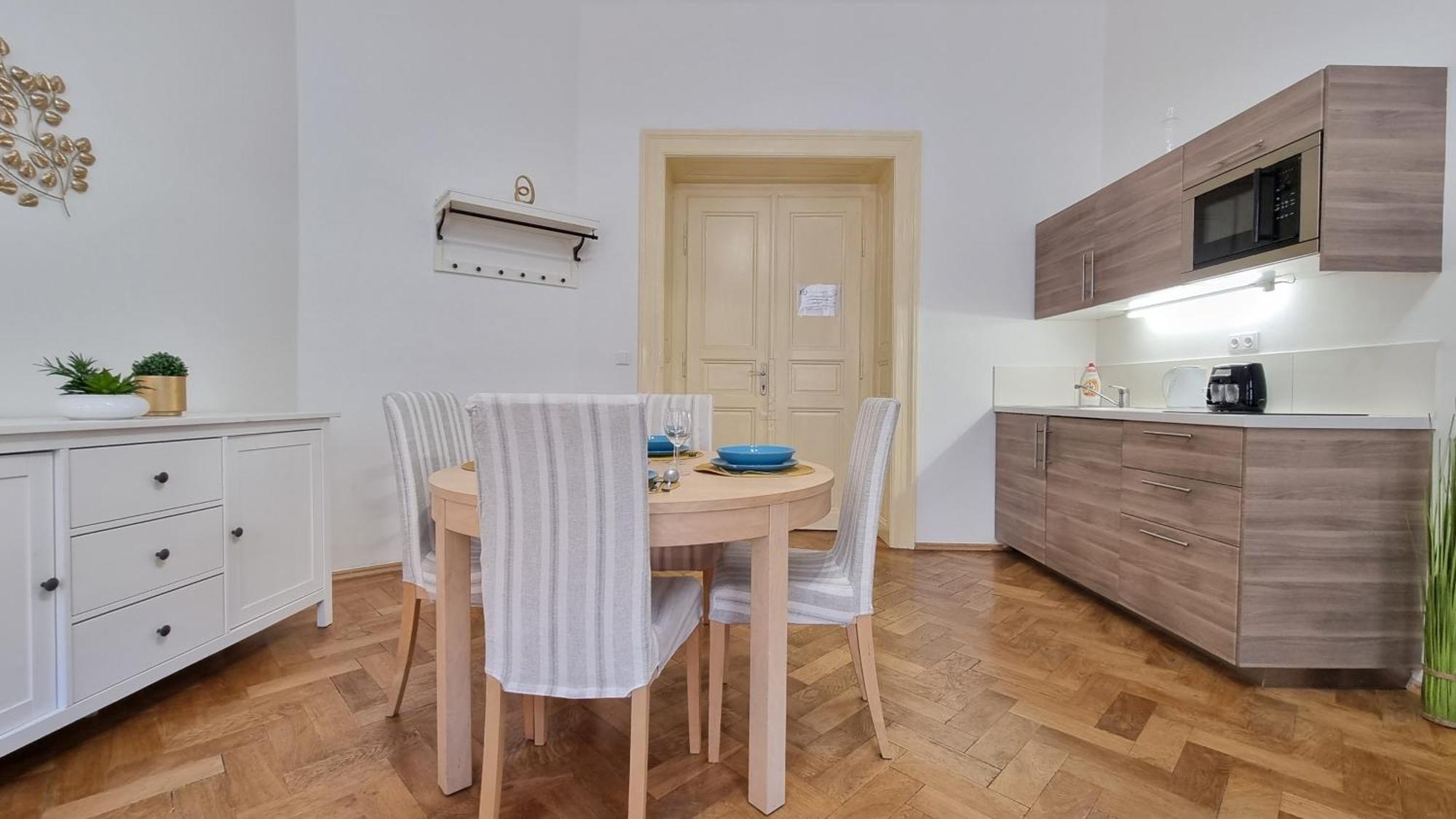 Finnem Rentals Tyrsova Prag Dış mekan fotoğraf