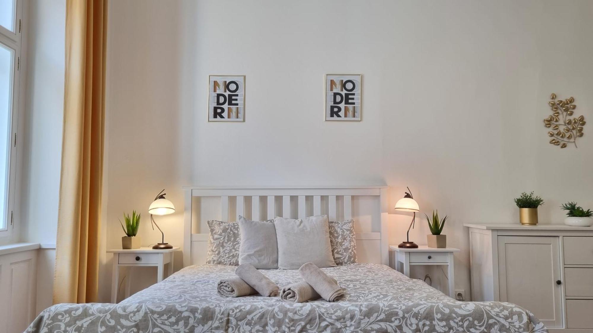 Finnem Rentals Tyrsova Prag Dış mekan fotoğraf